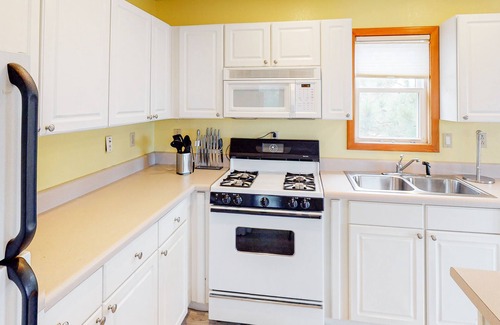 Frisco Casa | Secluded dog-friendly home with fast WiFi, washer/dryer, and central AC