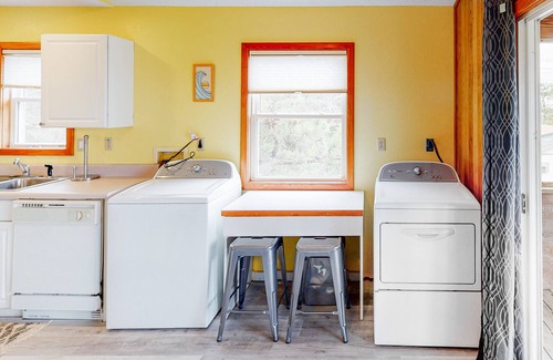 Frisco Casa | Secluded dog-friendly home with fast WiFi, washer/dryer, and central AC
