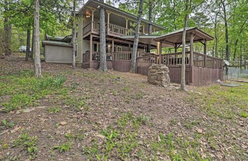 Edgemont Casa | Secluded Edgemont Getaway with Huge Outdoor Deck!