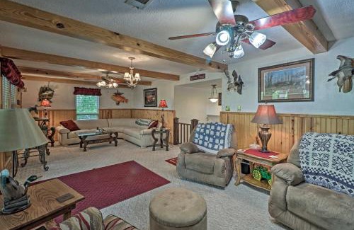 Edgemont Casa | Secluded Edgemont Getaway with Huge Outdoor Deck!