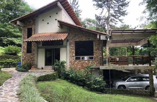 El Valle de Anton Casa | Secluded estate tucked within the tropical flora and fauna.