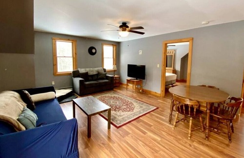 West Paris Apartamento | Secluded Guest House