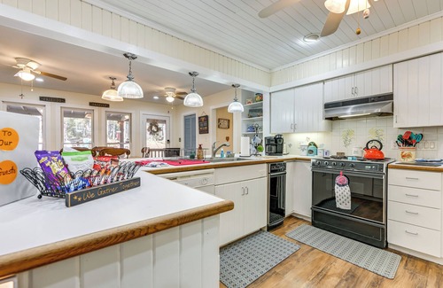 Pine Mountain Valley Cabina | Secluded Hamilton Cabin Retreat w/ Private Lake!