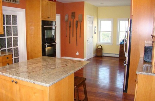 Provincetown Casa | Aislado Hilltop Luxury Home. Vistas al agua. A pasos de la playa y del pueblo.