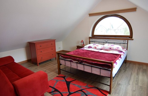 Orlinki Casa | Casa de vacaciones apartada en Swibno con parrilla