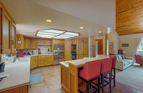 Ahwahnee Casa | Secluded home near Yosemite & Bass Lake with private hot tub & mountain views
