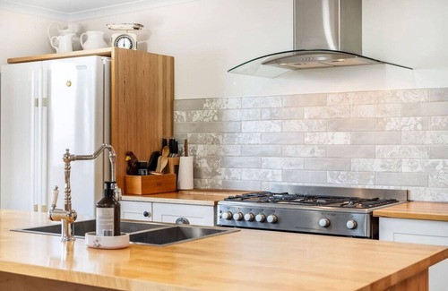 Deep Bay Apartamento | Secluded Huon Valley Lodge with Hot Tub & Cottage