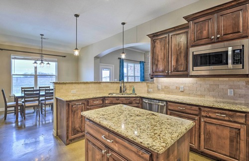 Era Casa | Secluded Krum Home w/ Patio & Gas Grill!