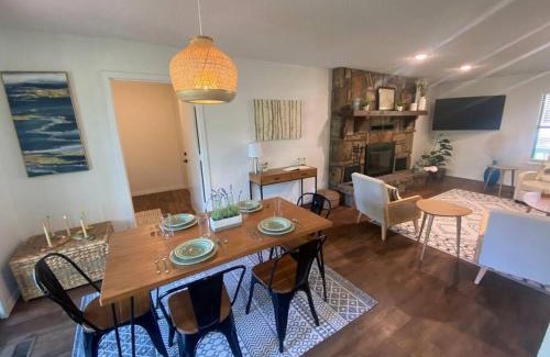 Eureka Springs Casa | Secluded Lakeview retreat by Eureka Springs-CANOE