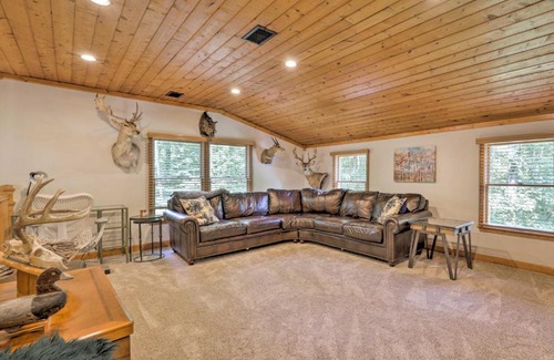 Aldie Casa | Secluded Leesburg Retreat with Private Hot Tub!