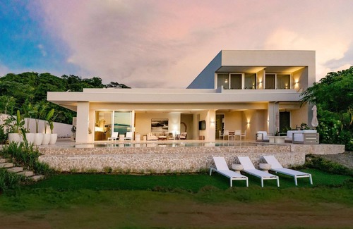 Las Catalinas Villa | Secluded Luxury Mansion with Sleek, Modern Design, High-End Amenities, and Spect