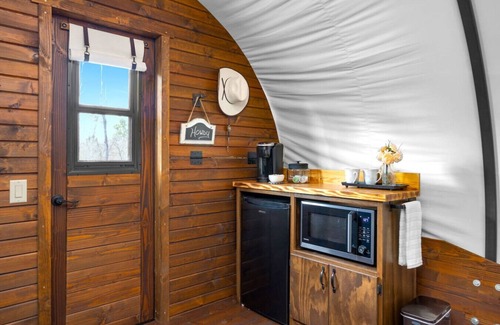 Montgomery Casa | Secluded Luxury Wagon | Pond King Bed Patio