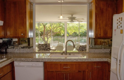 Cathedral City Cove Casa | Secluded Midcentury Oasis! Pool, spa, outdoor kitchen, super close to hiking 🌴