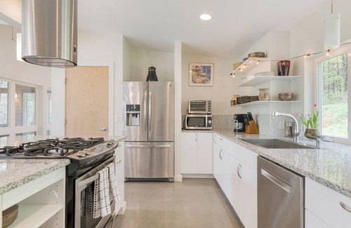 Housatonic Casa | Secluded + Modern | Enclosed Patio, Forest Views | Woodland Zen by AvantStay