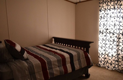 Elmo Casa | Secluded Modest Cabin on Beautiful and Stocked Fishing Lake