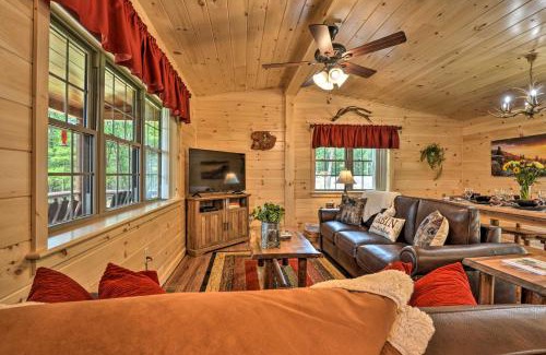 Wardensville Casa | Secluded Mountain Cabin in Wardensville!
