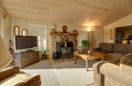 North Fork Casa | Secluded Mountain Hideaway Less Than 8 Miles to Bass Lake!