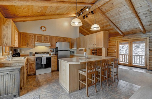 Bozeman Casa | Secluded Mountain Retreat with Stunning Views
