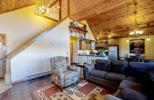 Cripple Creek Casa | Secluded Mountain Escape W/ Private Hot Tub, Full Kitchen, free WiFi, & More