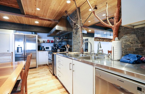 Majestic Pines Condominio | Secluded Mountain Cabin, Open Floor Plan, Washer/Dryer. Near the Golf Course