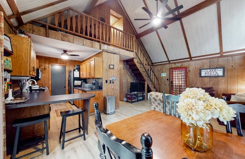 Lake Harmony Estates Casa | Secluded mtn & ski-view home near lake & beach with firepit, fireplace & tennis