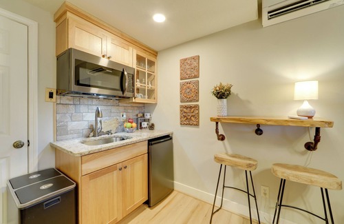 Mars Hill Cabaña | Mtn Views & Fire Pit: Couple's Escape in Mars Hill