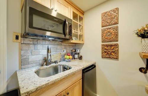 Mars Hill Cabaña | Mtn Views & Fire Pit: Couple's Escape in Mars Hill