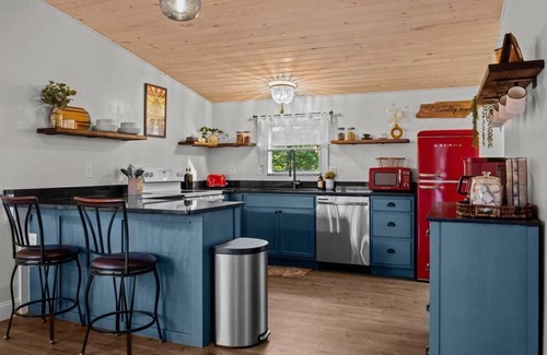 White Bluff Alquiler De RV | Secluded Nashville Area Luxury Glamping w/Hot Tub; 5 Acres; Pet Friendly
