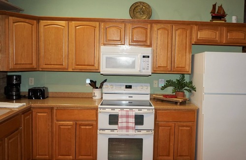Townsend Cabina | Secluded, peaceful Coastal Log Cabin with hot tub.
