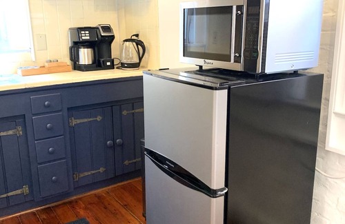 Faubourg Marigny Cama Y Desayuno | Secluded private cottage w/ courtyard where French Qrtr meets Frenchmen St.
