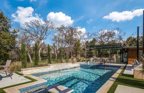 Lochwood Villa | Secluded Private Retreat with Luxurious Pool & Spa
