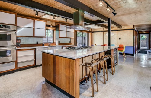 Lochwood Villa | Secluded Private Retreat with Luxurious Pool & Spa
