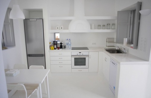 Ios Town Villa | Villa privada aislada, vistas al mar y puestas de sol, excelente ubicación