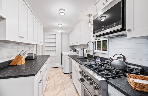 East Harwich Casa | Secluded Quiet Family-Friendly Cape Oasis