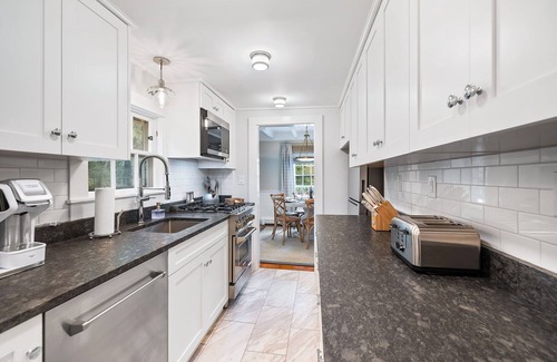 East Harwich Casa | Secluded Quiet Family-Friendly Cape Oasis