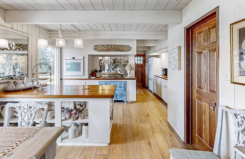 Fernandina Beach Casa | Secluded riverfront home with dock, firepit, grill, river views, patio, & AC