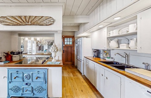 Fernandina Beach Casa | Secluded riverfront home with dock, firepit, grill, river views, patio, & AC