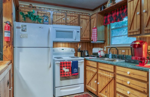 Gatlinburg - Pigeon Forge Cabina | NUEVO refugio frente al río