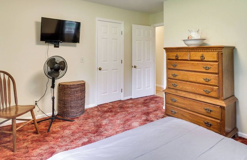 Rochelle Casa | Secluded Rochelle Home w/ Porch & Mountain Views!