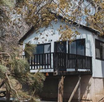 Dunlap Casa | Secluded rustic 1-bedroom cabin on private land