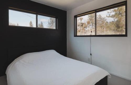 Dunlap Casa | Secluded rustic 2-bedroom cabin at nature retreat