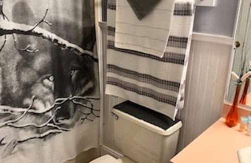Sea Scape Apartamento | Aislado Santuario Cerca del mar w / Patio Cercado Para Niños y Mascotas !!