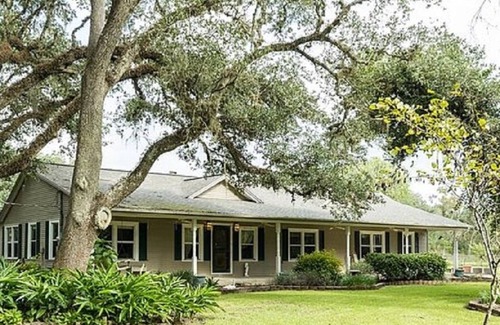 Sweeny Casa | Secluded & Secure Country Home Fully Remodeled, Pets Welcome with Doggy Day Spa