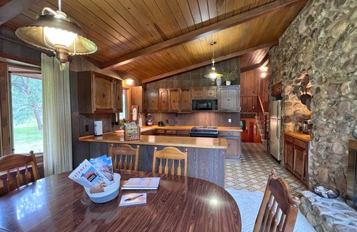 Custer Casa | Secluded Setting On French Creek In The Southern Black Hills