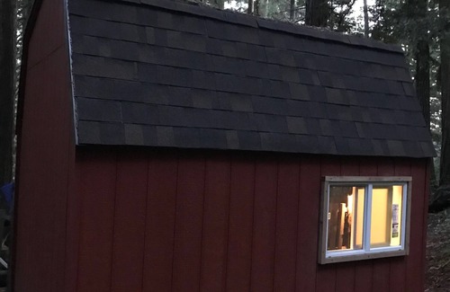 Los Gatos Alquiler De RV | Secluded Small Rustic Camping Cabin In the Redwoods in 45acre Mountain Retreat