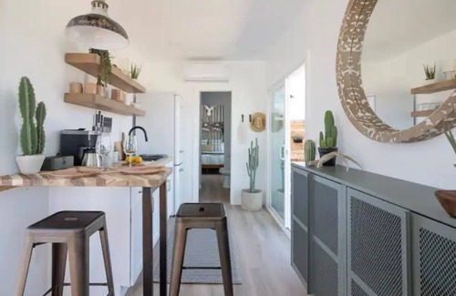 Fredericksburg Cabina | Secluded Soulcation 6 Acres + Private Hot Tub Under the Stars