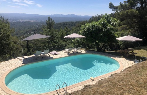 Seillans Casa | Secluded stone house in the middle of woods with stunning views