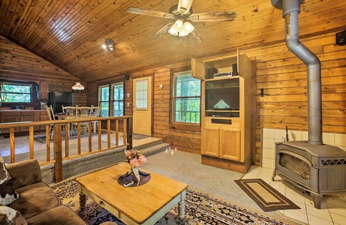 Eureka Springs Cabina | ¡NUEVO! Estudio aislado 1 milla a la capilla de Thorncrown