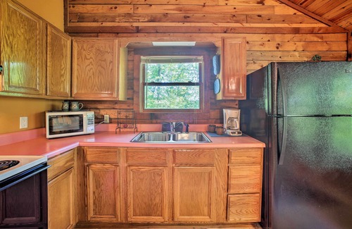 Eureka Springs Cabina | ¡NUEVO! Estudio aislado 1 milla a la capilla de Thorncrown