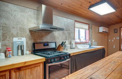 Medina Casa | Secluded Texas Hill Country Vacation Rental - Deck